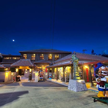 Beach Resort Hotel Kalakaua Onna Εξωτερικό φωτογραφία