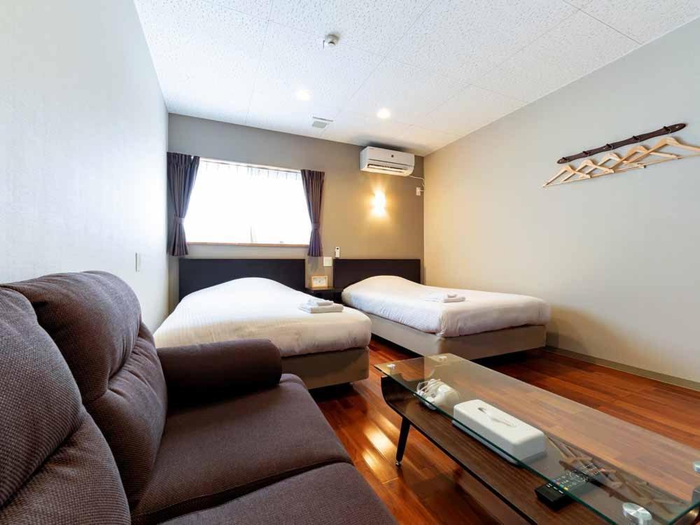 Beach Resort Hotel Kalakaua Onna Εξωτερικό φωτογραφία
